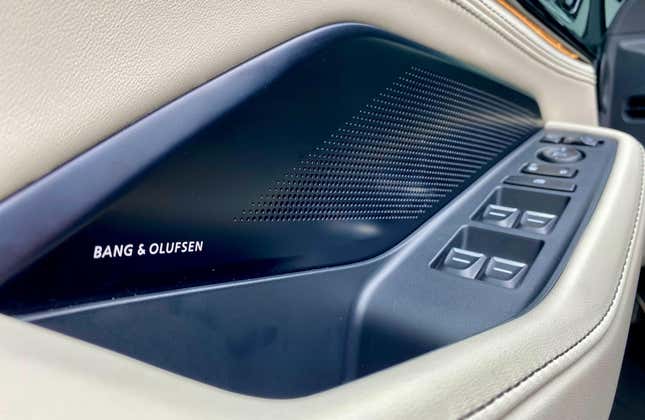 Image for article titled Acura’s 2025 MDX Finally Loses Its Fickle Touchpad Infotainment For 2025