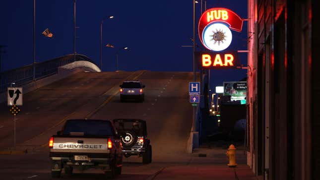 A photo of a street in Nebraska at night time. 