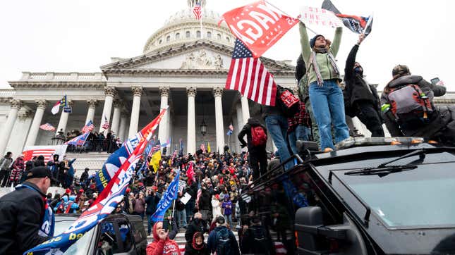 Image for article titled Trump&#39;s Golf Course To Host Jan. 6 ‘Awards Gala’ For Capitol Rioters, but Will Trump Attend? We Have the Tea