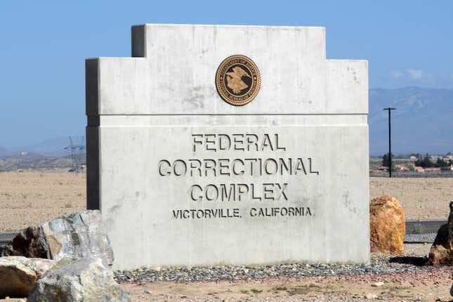 Vue générale du pénitencier américain de Victorville (USP Victorville) au milieu de l’épidémie mondiale de coronavirus COVID-19, samedi 4 avril 2020, à Victorville, Californie. 