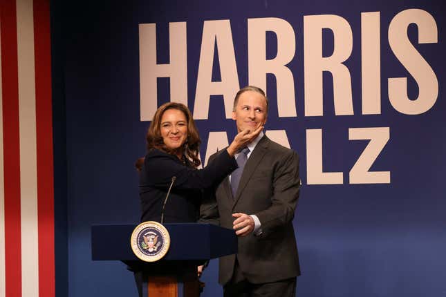 Bild für Artikel mit dem Titel Das denken Kamala Harris und Doug Emhoff wirklich über ihre „SNL“-Imitationen