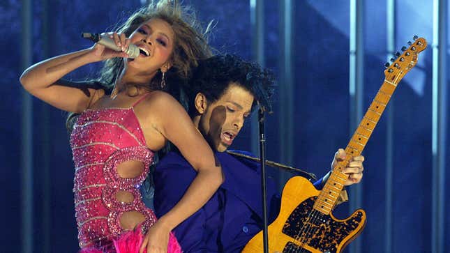 Beyoncé Ft. Jay-Z - Crazy In Love Live at Madison Square Garden 2004 