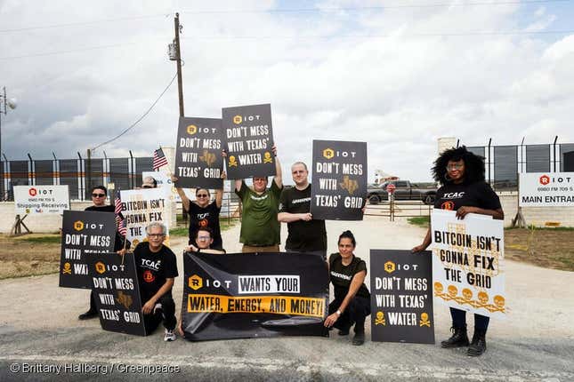 Image for article titled Noisy Bitcoin miners are messing with Texas — and residents are sick of it