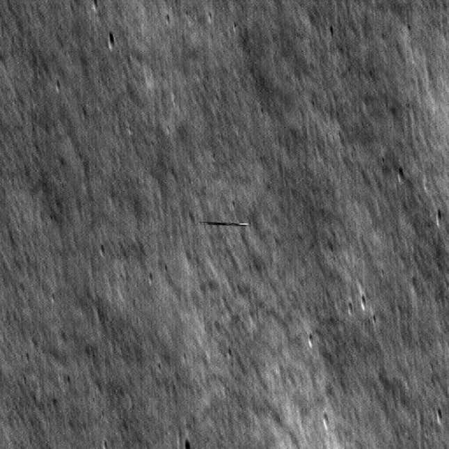 Image for article titled NASA's Lunar Orbiter Captures Fuzzy Glimpse of Separate Spacecraft Around the Moon