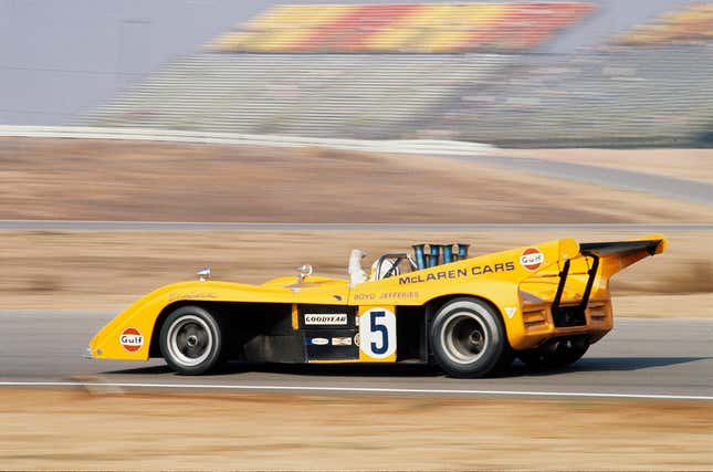 1972 Times Grand Prix - Riverside - Can-Am. Denny Hulme of McLaren Motor Racing drives his Chevrolet powered Gulf-McLaren M20