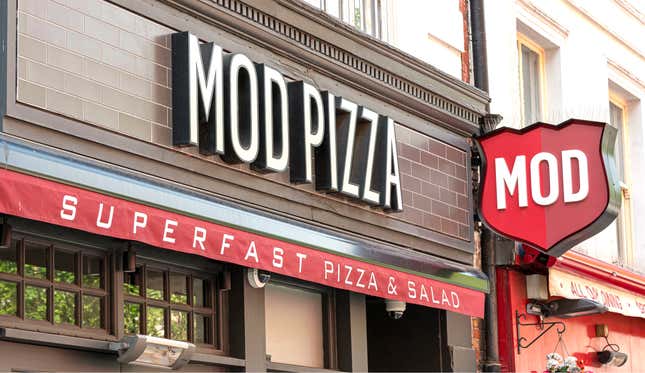 MOD Pizza restaurant à Leicester Square à Londres. 