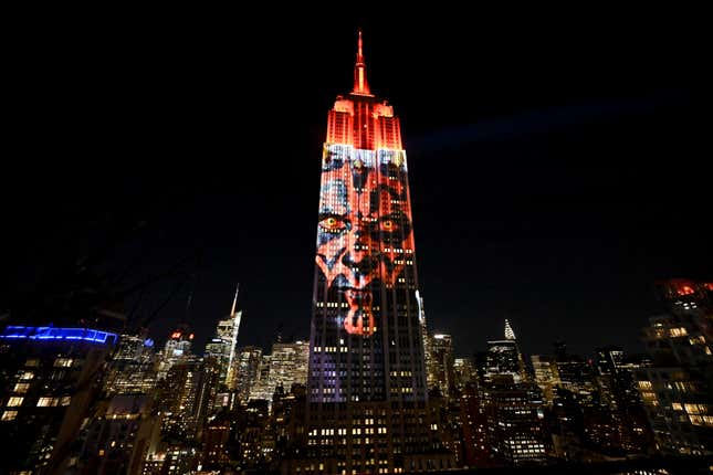 Image for article titled Star Wars and the Empire Took Over the Empire State Building