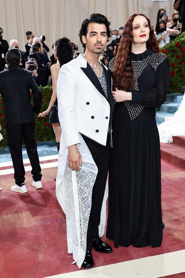Image for article titled Met Gala 2022: All the Looks That Gave Us John Jacob Astor or Just Half-Assed