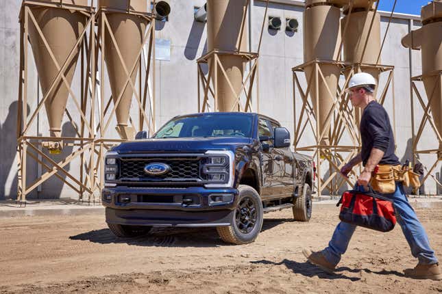 Image for article titled The 2023 Ford Super Duty Pickup Truck From Every Angle