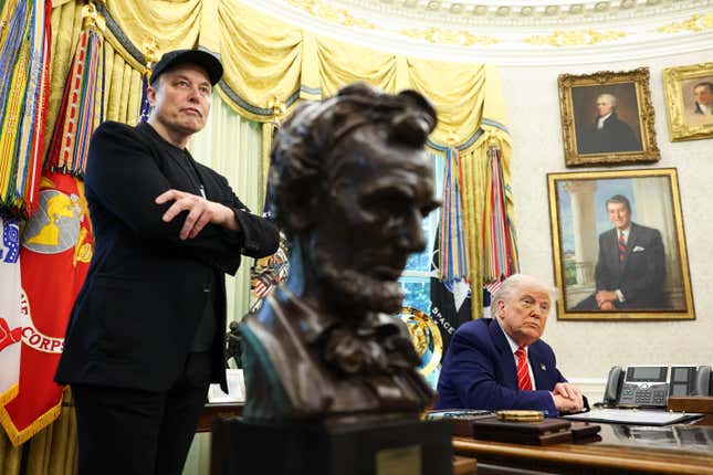 Bild für Artikel mit dem Titel Tesla-Aktie erholt sich um 5 %. Wedbush sagt, die Aktien seien nach der Trennung von Trump und Musk „viel zu überverkauft“ gewesen