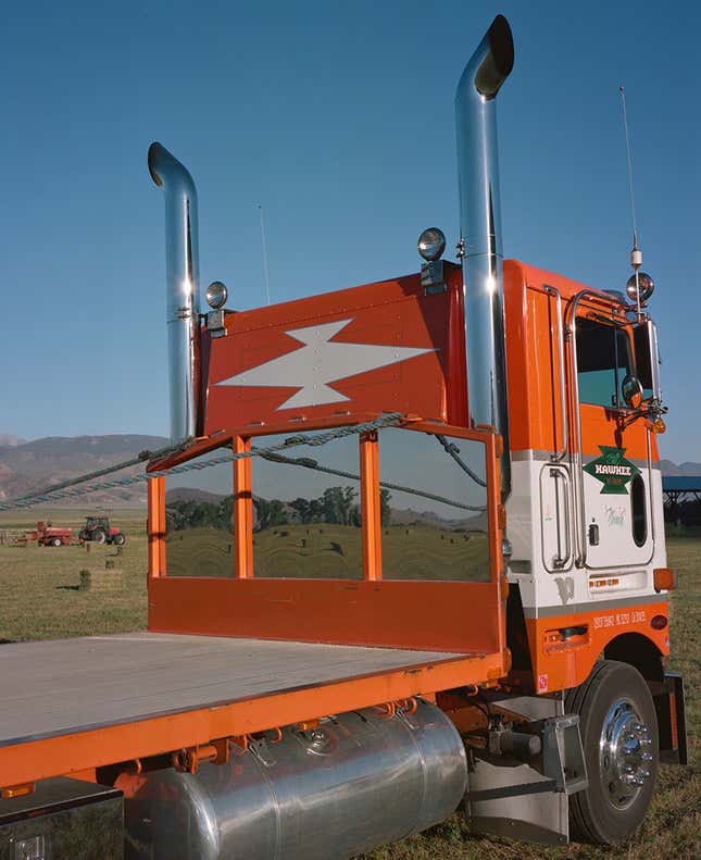 Image for article titled Fashion Photographer Captures the Most Beautiful Big-Rigs on Earth