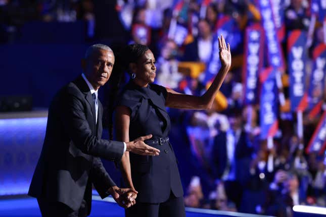 Image for article titled Secret Service Agents Fighting Each Other Outside the Obamas' House Makes MAGA Lose It on Social Media