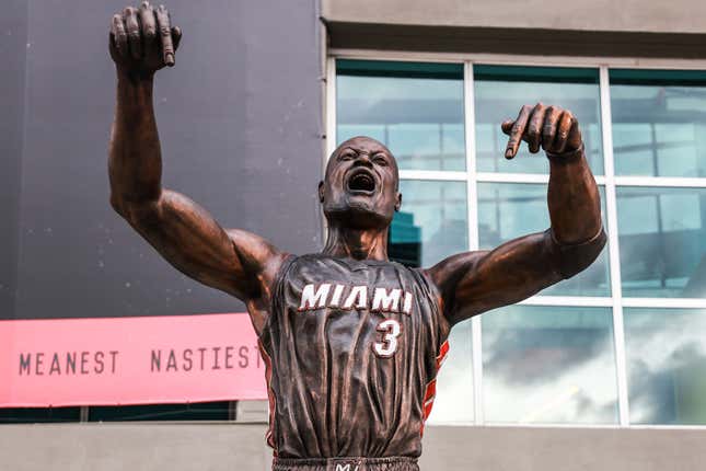 Image for article titled From Dwyane Wade to Dr. Martin Luther King, Jr., the Worst Statues of Black Celebs