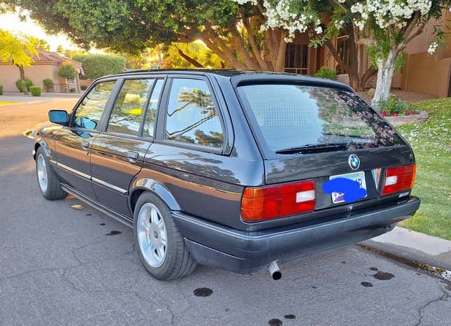 Image for article titled At $13,500, Is This 1991 BMW 318i Touring Ready For An Estate Sale?