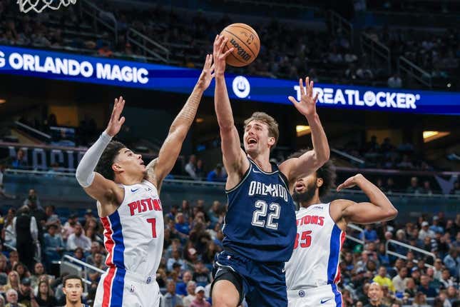 Pistons fall in final seconds to Orlando