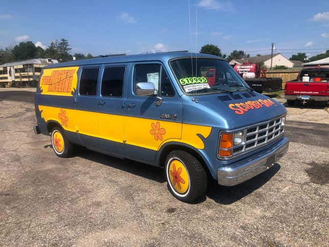 Image for article titled At $19,995, Is This 1988 Dodge Ram Surveillance Van a Mysteriously Good Deal?