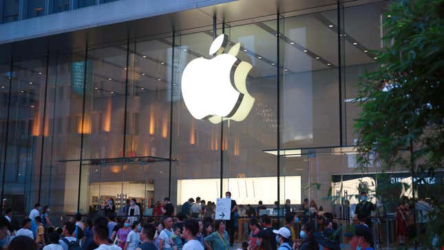 Image for article titled Former Apple Engineer Gets Prison Time for Stealing Driverless Car Tech