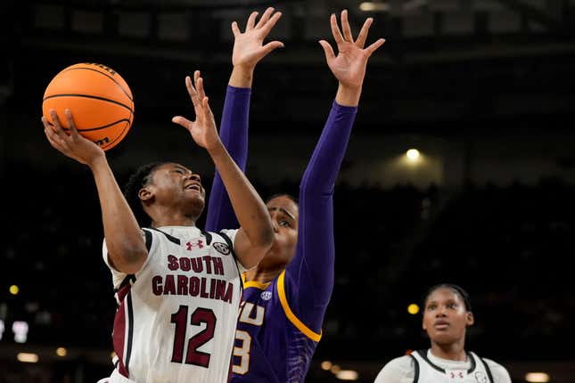 South Carolina guard MiLaysia Fulwiley shoots over LSU center Aalyah Del Rosario during the first half of an NCAA college basketball game at the Southeastern Conference women&#39;s tournament final Sunday, March 10, 2024, in Greenville, S.C. (AP Photo/Chris Carlson)