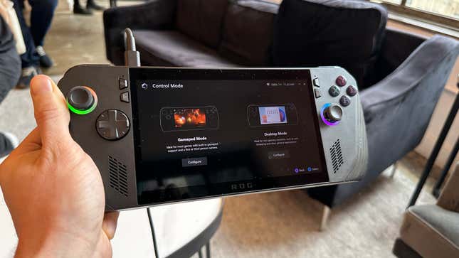 Image for article titled The ROG Ally X’s Bigger Battery Is Its Best Chance to Topple the Steam Deck
