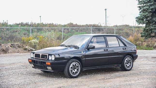 Image for article titled Honda Acty, Lancia Delta Integrale, Mitsubishi Evo II: The Dopest Cars I Found for Sale Online