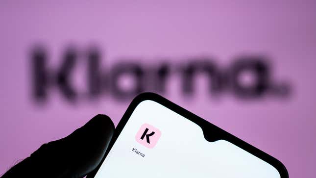 The Klarna app is shown on a mobile phone.