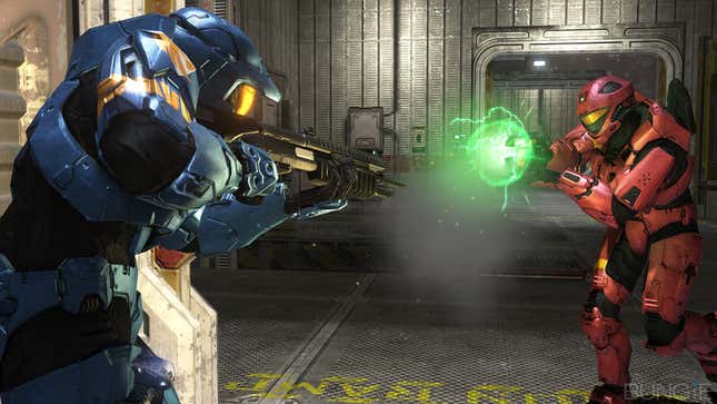 Dos Spartans se enfrentan en una imagen de prensa de Halo 3.
