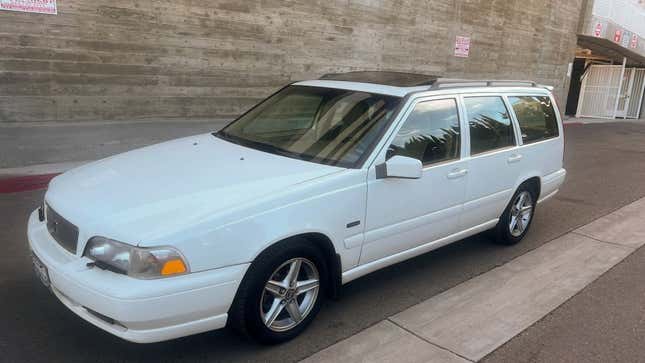 Nice Price or No Dice 1999 Volvo V70