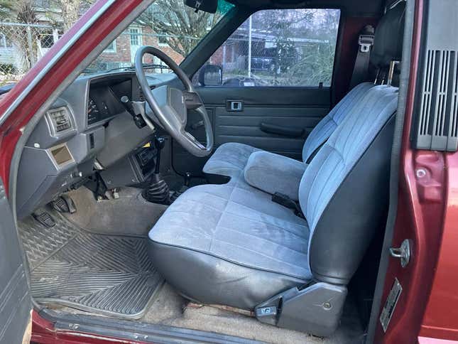 Image for article titled At $4,000, Is This 1988 Toyota Truck 4X4 A Fair Deal?