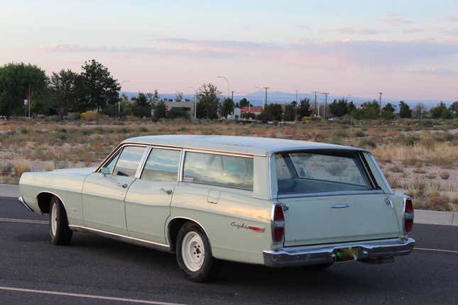 Image for article titled At $8,000, Would You Haul Ass To Buy This 1968 Ford County Sedan Family Hauler?