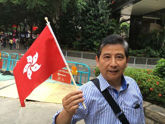 Image for article titled Hong Kong’s pro-Beijing demonstrators are out in full force as a key Chinese official visits