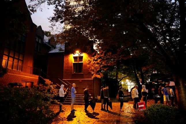 Image for article titled Photos: Americans line up to vote in the 2018 midterms