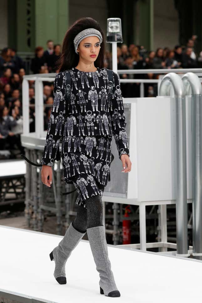 Chanel Rocket Clutch  Fashion, Runway fashion, Runway details