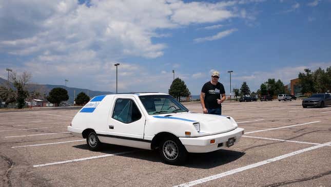 Image for article titled This Ridiculous Crap-Era EV Uses A Hair Dryer As A Window Defroster