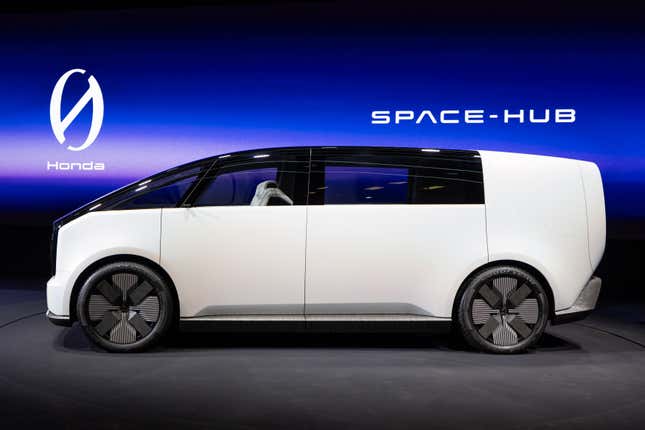 Side view of the Honda Space-Hub concept