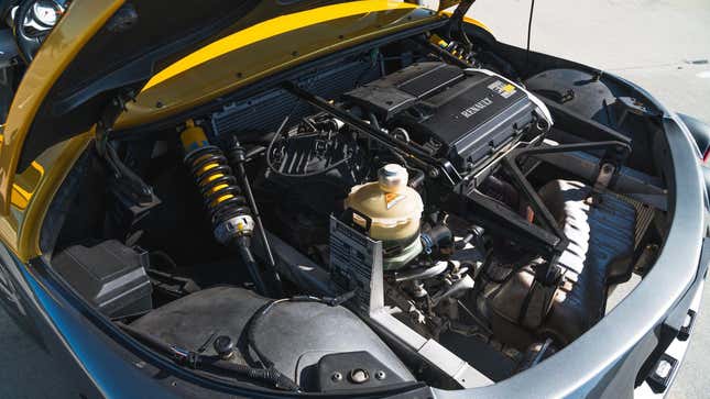 a photo of the mid-engine in the Renault spider 