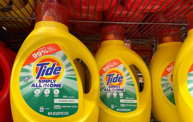 Image for article titled Amazon, Ford, Temu, and 7 other companies raising prices because of tariffs