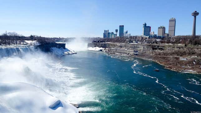 Ein Blick auf die Niagarafälle von der Rainbow Bridge