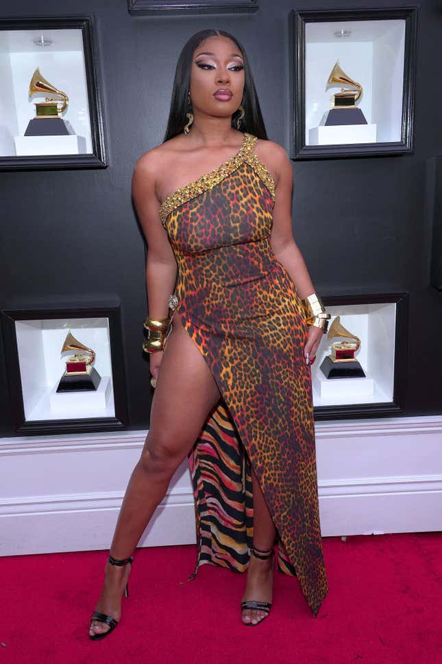 Image for article titled Grammys 2022: Red Carpet Looks