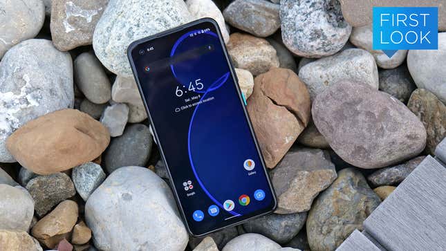 Image for article titled The Asus Zenfone 8 Is an Affordable, Compelling Option If You Love Small Phones