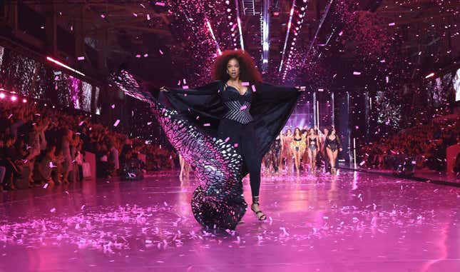 NEW YORK, NEW YORK - OCTOBER 15: Tyra Banks walks the runway for the Victoria’s Secret Fashion Show 2024 on October 15, 2024 in New York City.