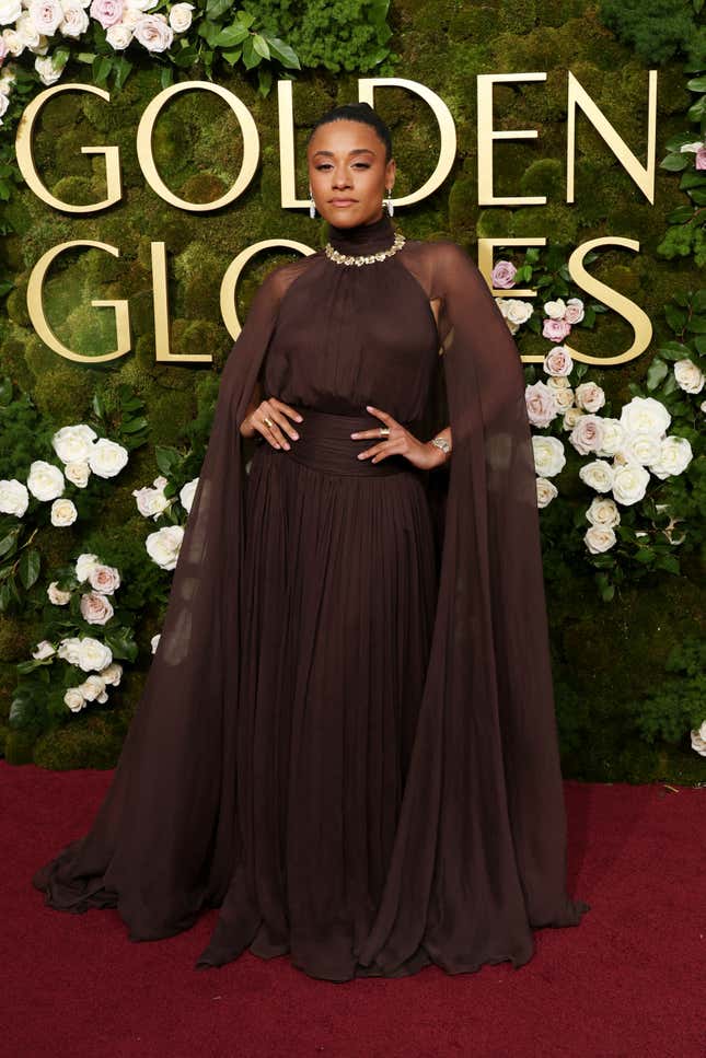 Ariana DeBose nimmt an den 82. jährlichen Golden Globe Awards am 5. Januar 2025 im Beverly Hilton in Beverly Hills, Kalifornien, teil.