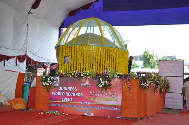 Guinness-World-Records-giant-laddu