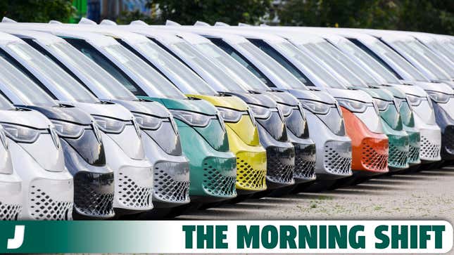 29 September 2023, Lower Saxony, Hanover: New cars from the Volkswagen ID.Buzz electric bus stand in a yard at the Volkswagen Commercial Vehicles plant.