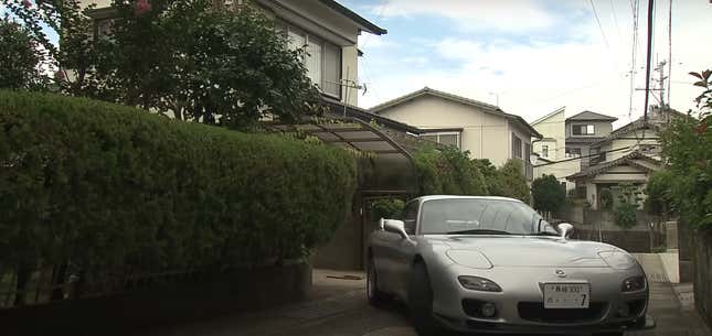 Image for article titled 80-Year-Old Woman Donates Manual RX-7 She Owned For 25 Years To Mazda After Giving Up License