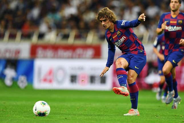 Antoine Griezmann passes the ball during a friendly match in Saitama, Japan during the team’s 2019 tour. 