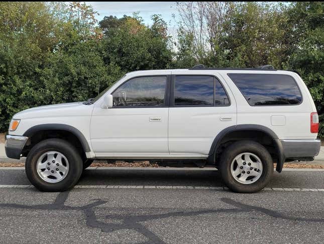 Image for article titled At $8,500, Could This 1997 Toyota 4Runner SR5 Run Away With Your Money?