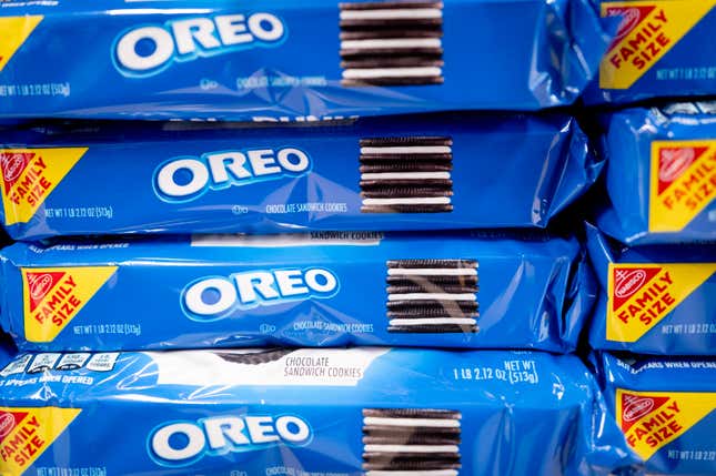 Image for article titled The maker of Oreos is suing Aldi for copying its packaging