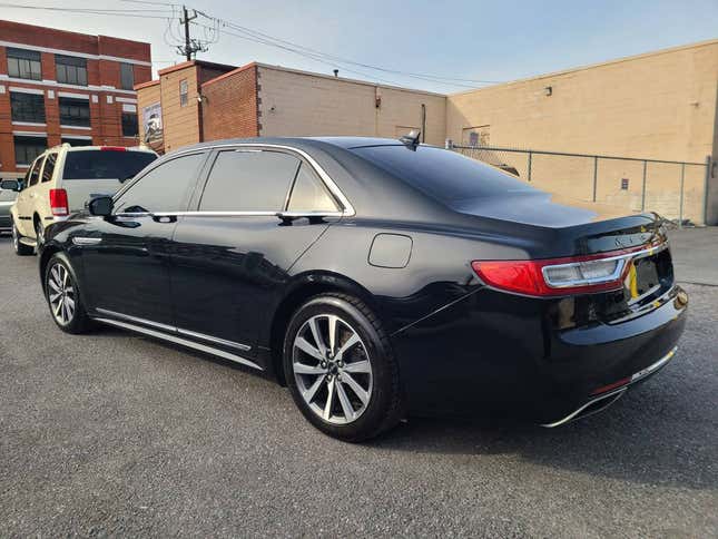 Image for article titled At $16,995, Is This 2018 Lincoln Continental A Premium Deal?