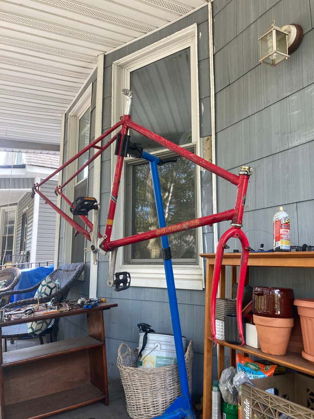 Image for article titled I Am Dumping Money Into A Trash Bike Because It Has The Weirdest, Coolest Brakes I've Ever Seen