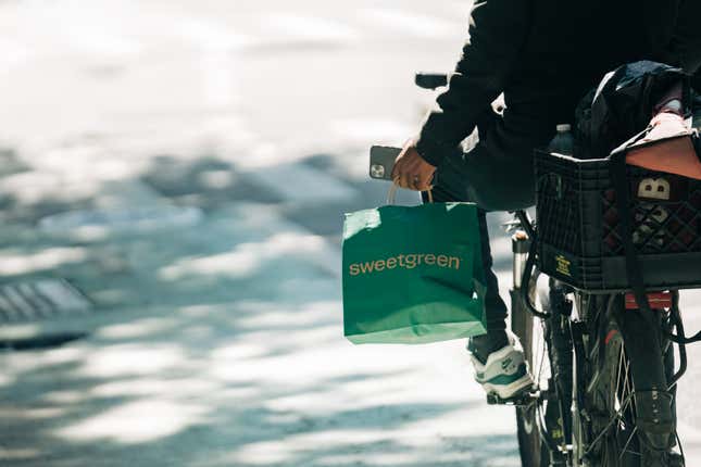 Image for article titled Sweetgreen May Not be So Sweet, According to Black Employees